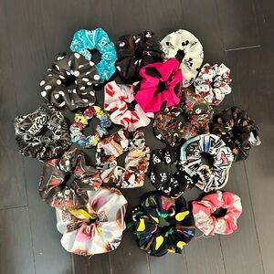🔴⚫️🔵SCRUNCHIES FOR DAYS🔵⚫️🔴